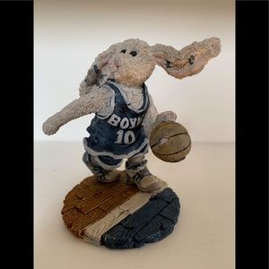 Boyds Bears figurine basketball player.  EUC